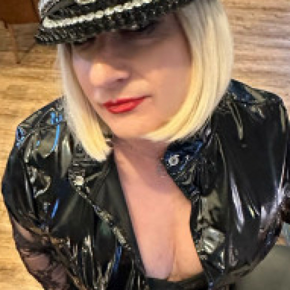 Profile picture of Catriona Dark