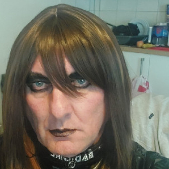 Profile picture of Badgirlclare-69@