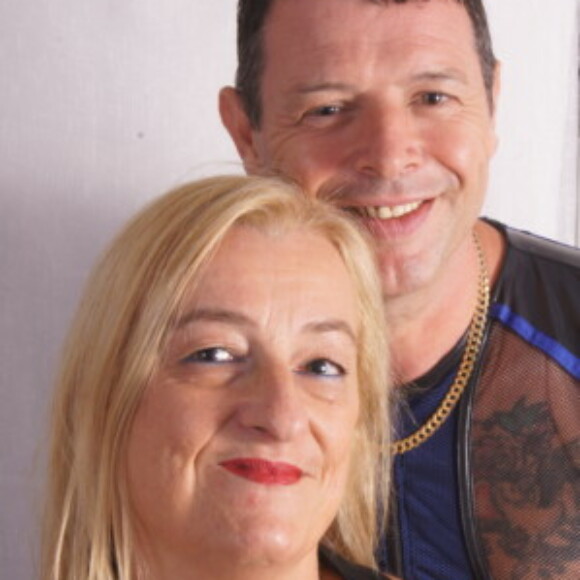 Profile picture of Cheeky Kiss Couple