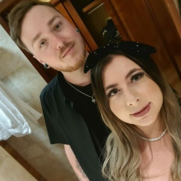 Profile picture of Becca and Damian