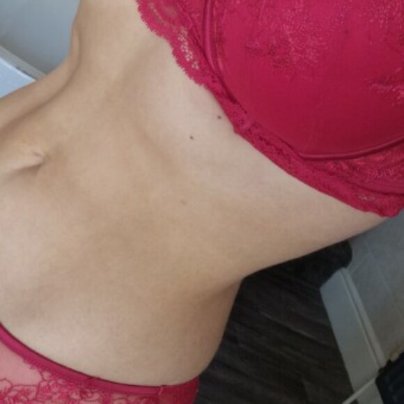Profile picture of Horny Lesbian